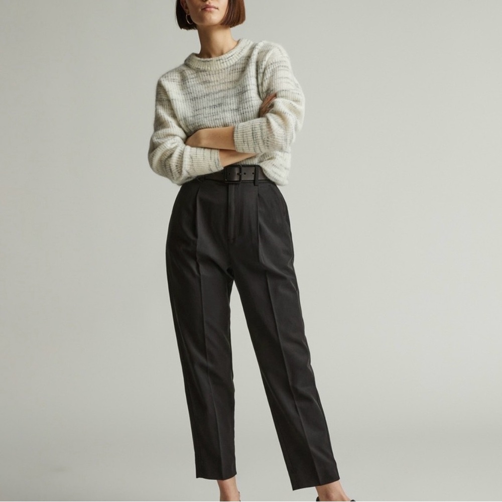 Everlane sold out Draper tapered pant in tan size 2!